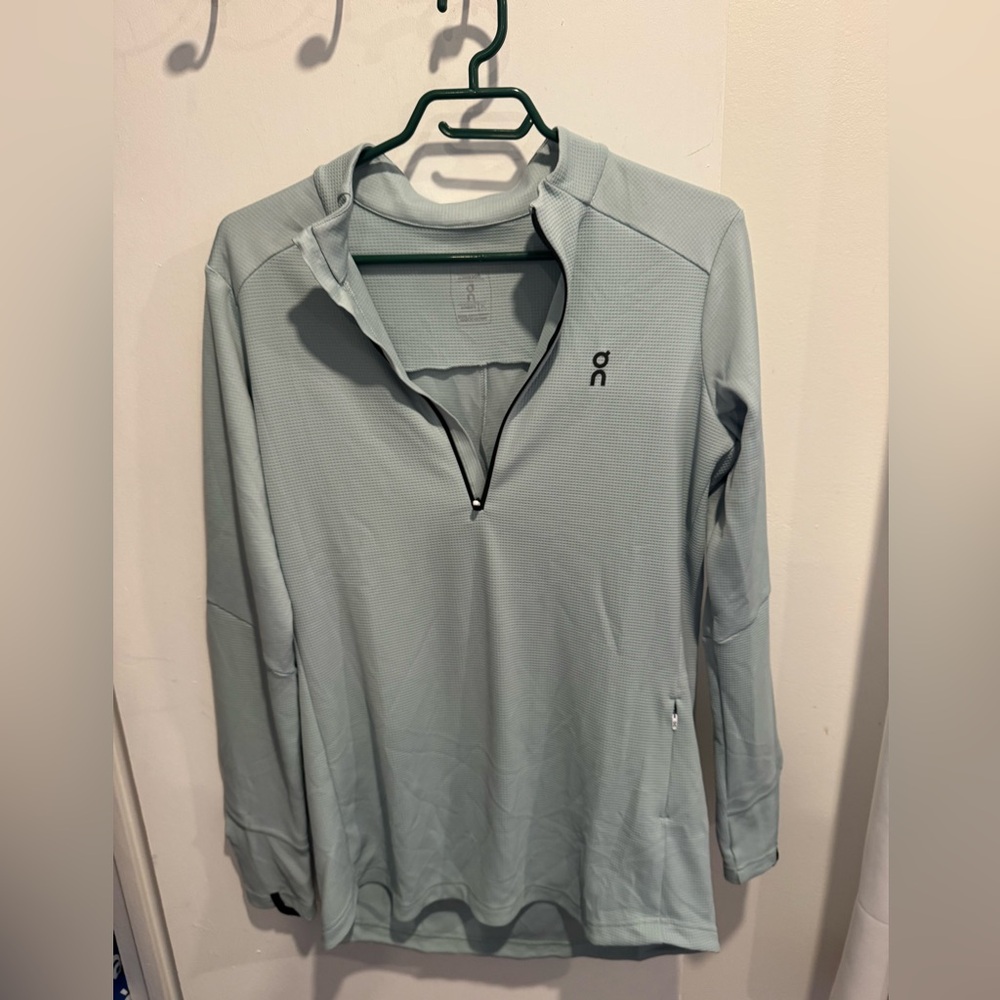 On Climate sage sea running outdoors base layer thumb holes waffle walking US XL